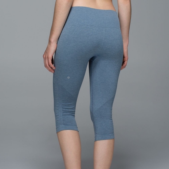Lululemon In The Flow Crop IIHeathered Blue Denim size 4 - Picture 1 of 9